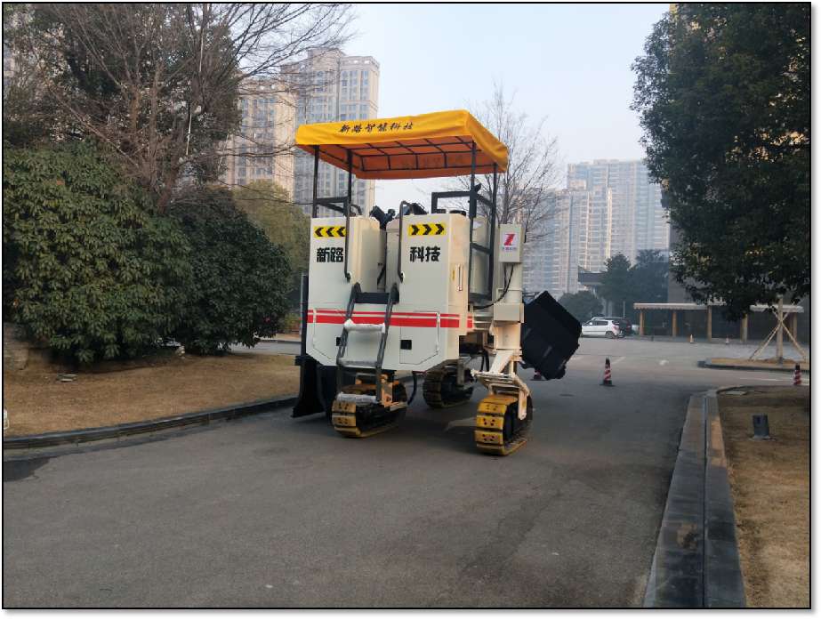 要正確使用操作混凝土路緣石滑模攤鋪機，定期對路緣石滑模機進行保養(yǎng)和維護